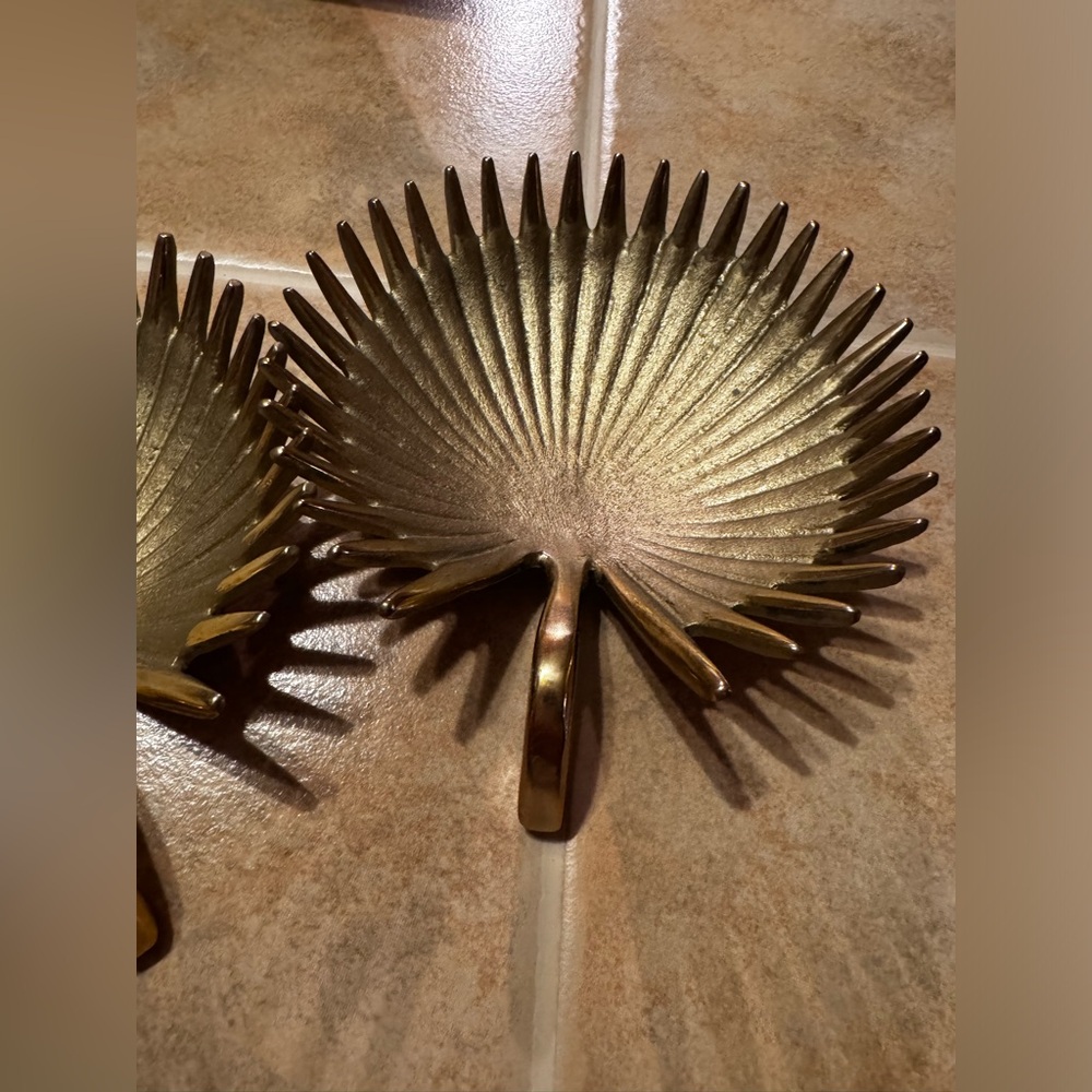 Lillie Deco Leaf Tray✨ - Picture 5 of 8